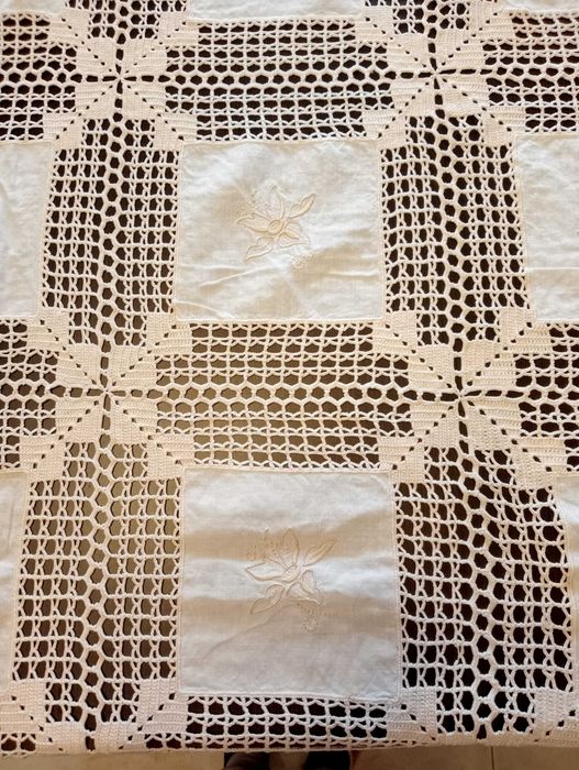 Toalha de mesa em croché