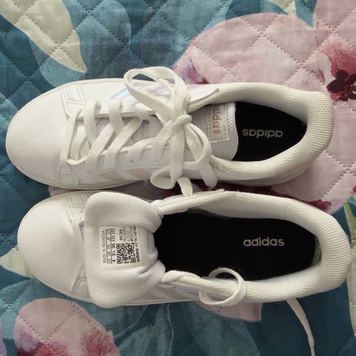 Sapatilhas Adidas como novas