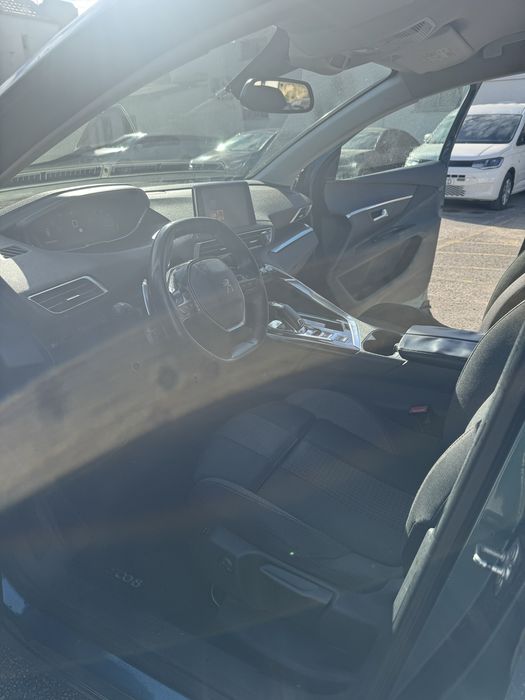 Peugeout 5008 1.6cc (só um dono)