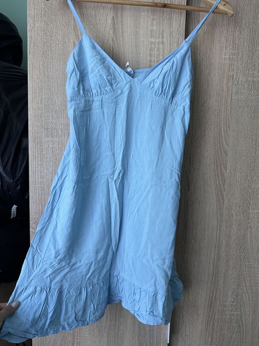 Продам голубу сукню cropp