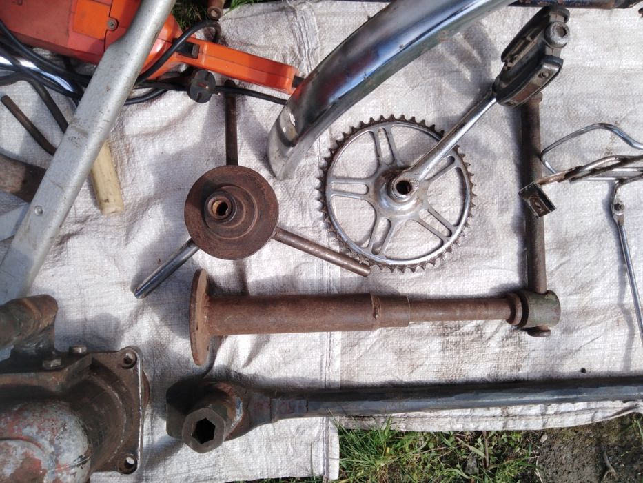 Продаю велосипеды, запчасти, мас. Насос, домкрат, ключи,дрель,пружины,