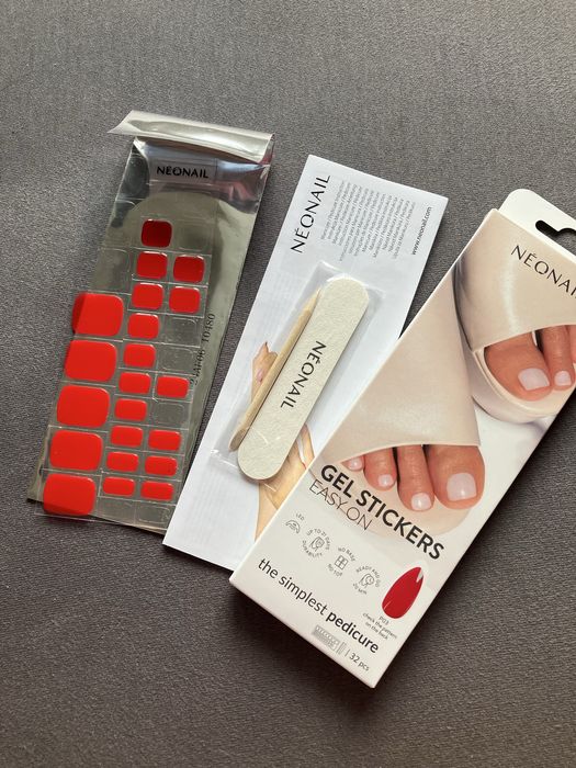Zestaw naklejek do pedicure Neonail, kolor czerwony