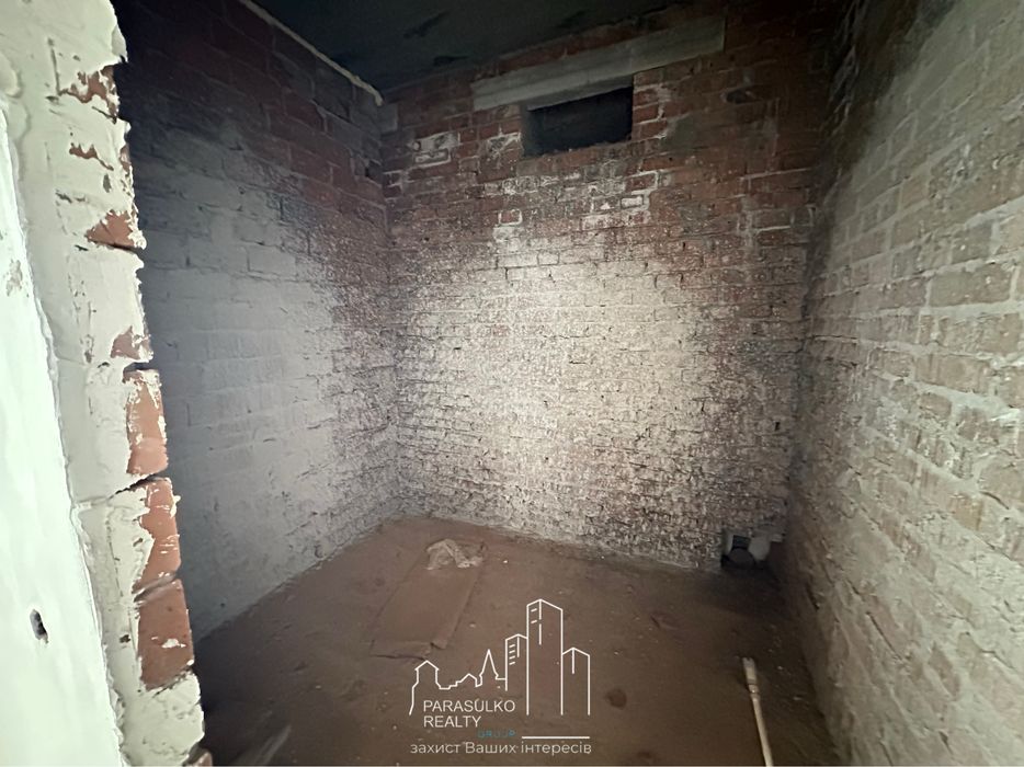 Продам 2-кімнатну квартиру в новому, вже обжитому будинку!