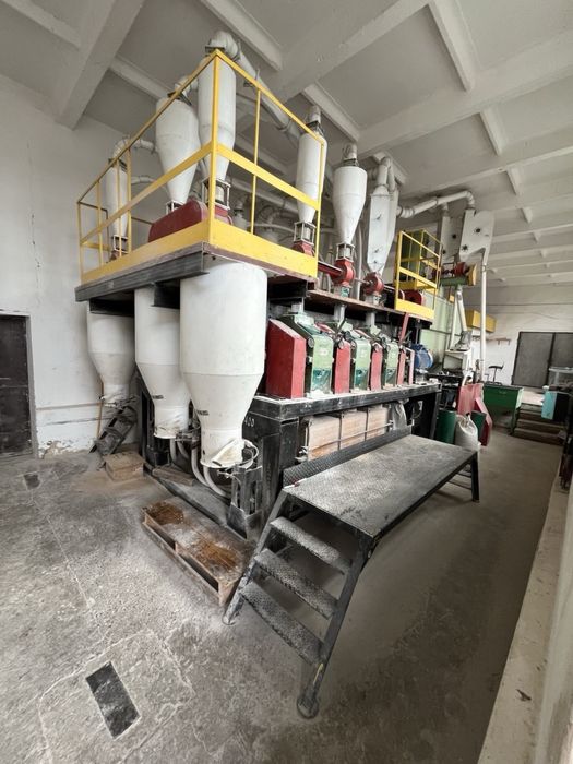 Продається :  Виробниче приміщення. Працюючий бізнес. Млин. Територія.