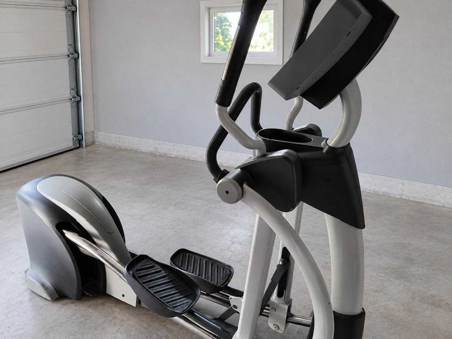 Profesionalny Orbitrek SportsArt Serii E8xx