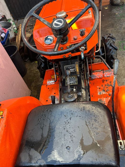 Trator hinomoto C144