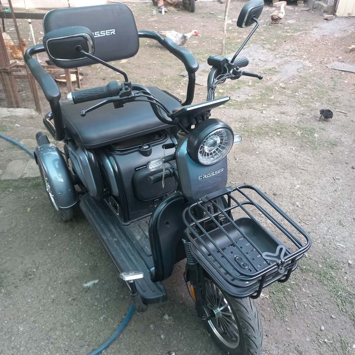 Продам електро скутер стан новий практично не був у використані CROSSER TR-1