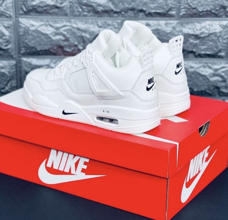Nike Aura 4 Кожаные белые кроссовки Найк Аура 4 / чоловічі білі кроси