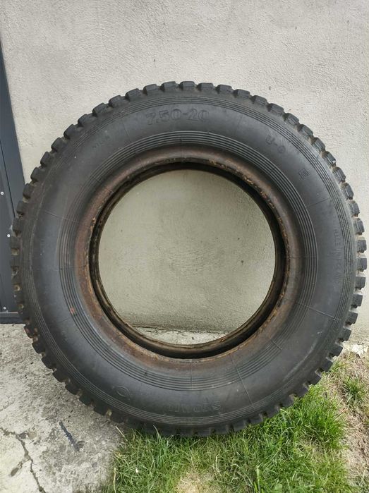 Sprzedam beczkę 2tyś litrów na kołach