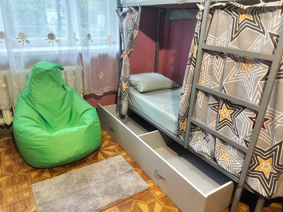 Место в комнате на 4 человека возле метро! Жилье для переселенцев!