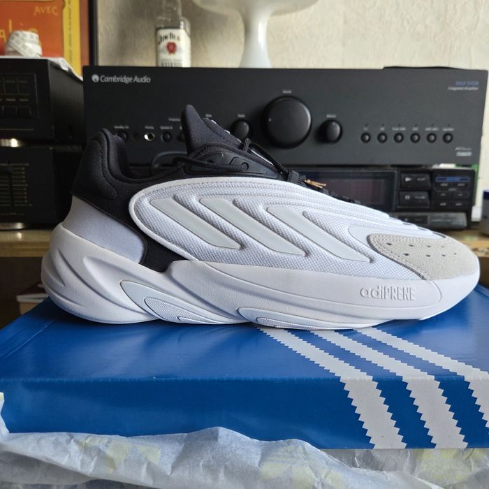 Adidas Ozelia 45 1/3