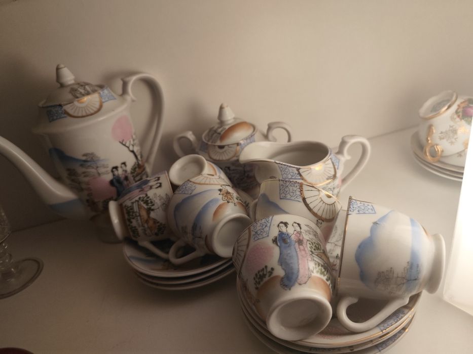 Várias peças de decoração, cristal, louça VA, Sacavém etc