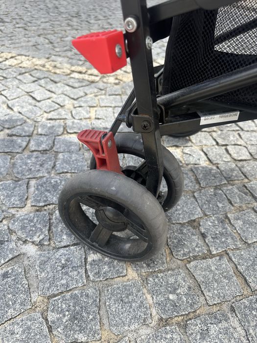 Carrinho de bebé dobrável ZY Safe (leve e prático).