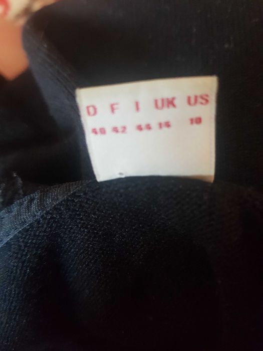 Sweter z cienkiej dzianiny, marki s.Oliver - czarny, roz.42