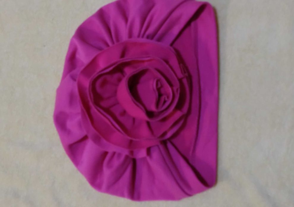 Розкішна шапка для справжньої модниці