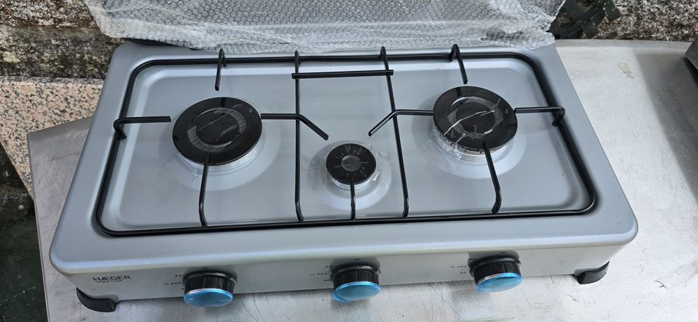 Fogão novo. De 3 bocas. Para camping