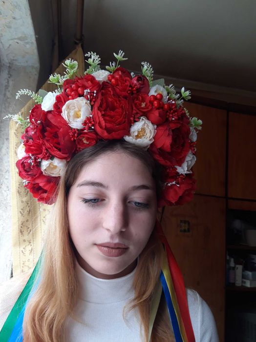 Концертний високий вінок.