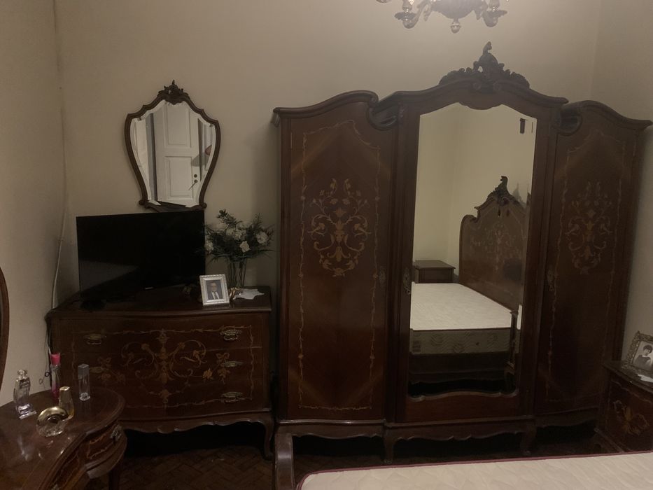 Mobília de quarto antiga completa