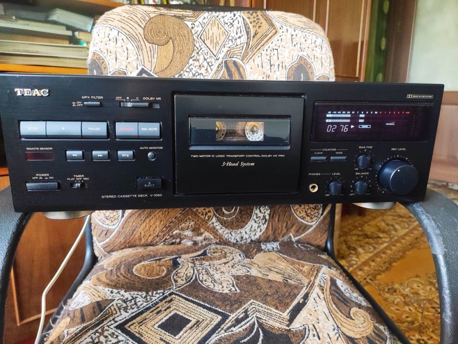 Касетна дека TEAC-V1050
