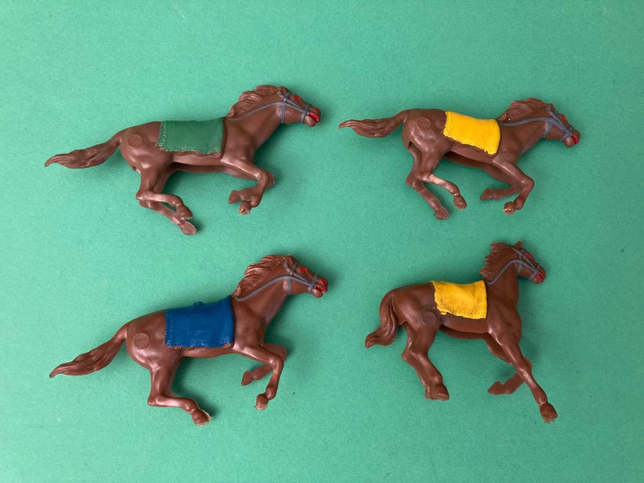 Lote de 10 Figuras Índios e cavalos da marca Heimo Germany Anos 60/70