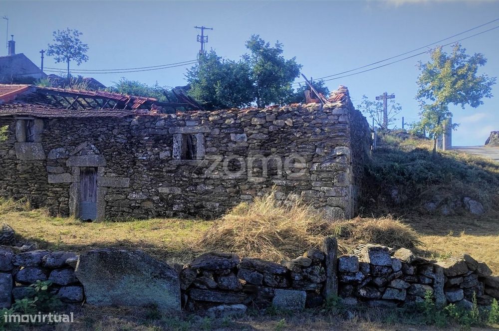 Detached House with Land in Padroso, Montalegre