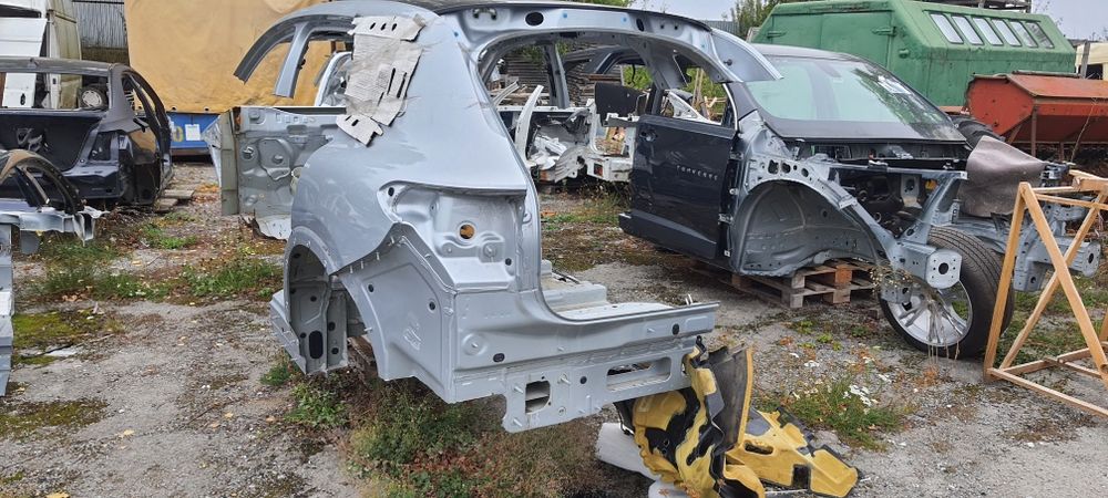 Заднє ліве крило Mercedes EQS SUV
