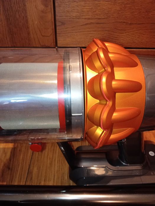 Dyson V15 absolute