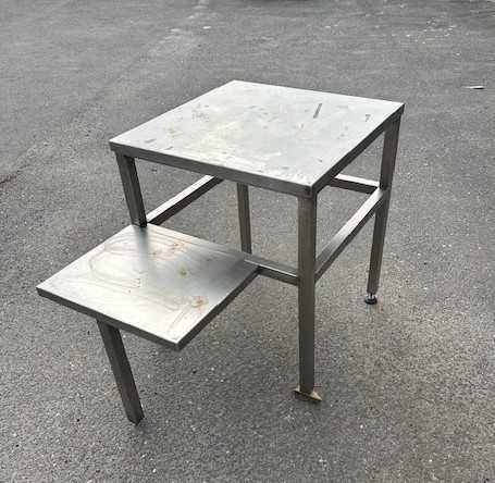 Stolik z kwasówki 620x620x700