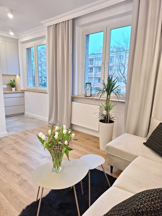 Plac Hallera, 2 pokoje po remoncie w kamienicy