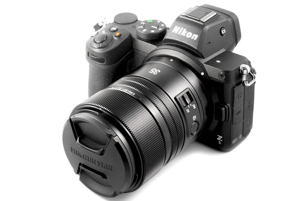 Об'єктив Brightin Star AF 35mm f/1.8 STM