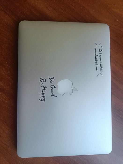 Продам macbook pro 13 2015 (16gb)