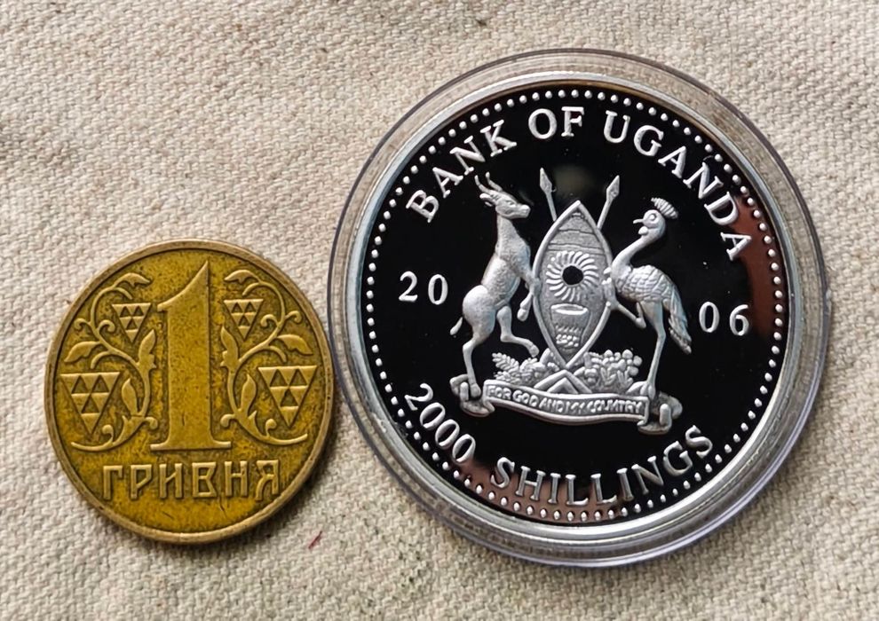 Уганда 2000 шиллінгів 2006р. " Зал футбольної слави".