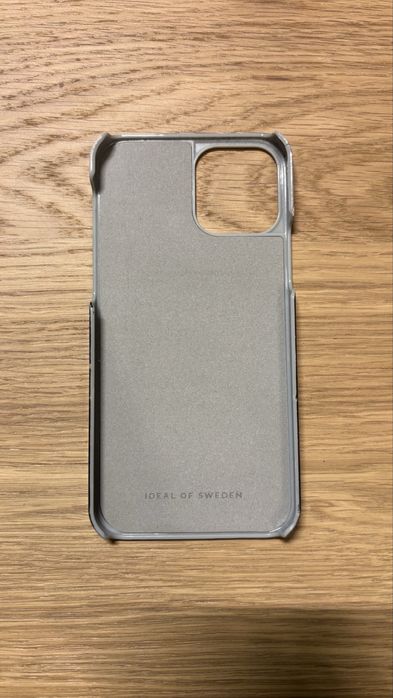 Etui iPhone 12 Ideal of Sweden