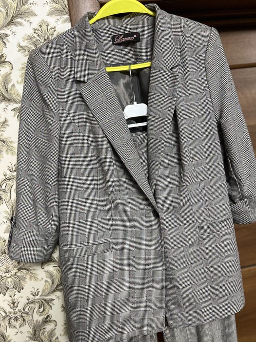 Костюм жіночий брючний