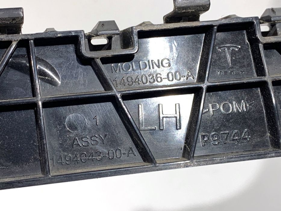 ŚLIZG ZDERZAKA LEWY TYŁ TESLA MODEL Y 1494036-00-A 299KM PROWADNICA