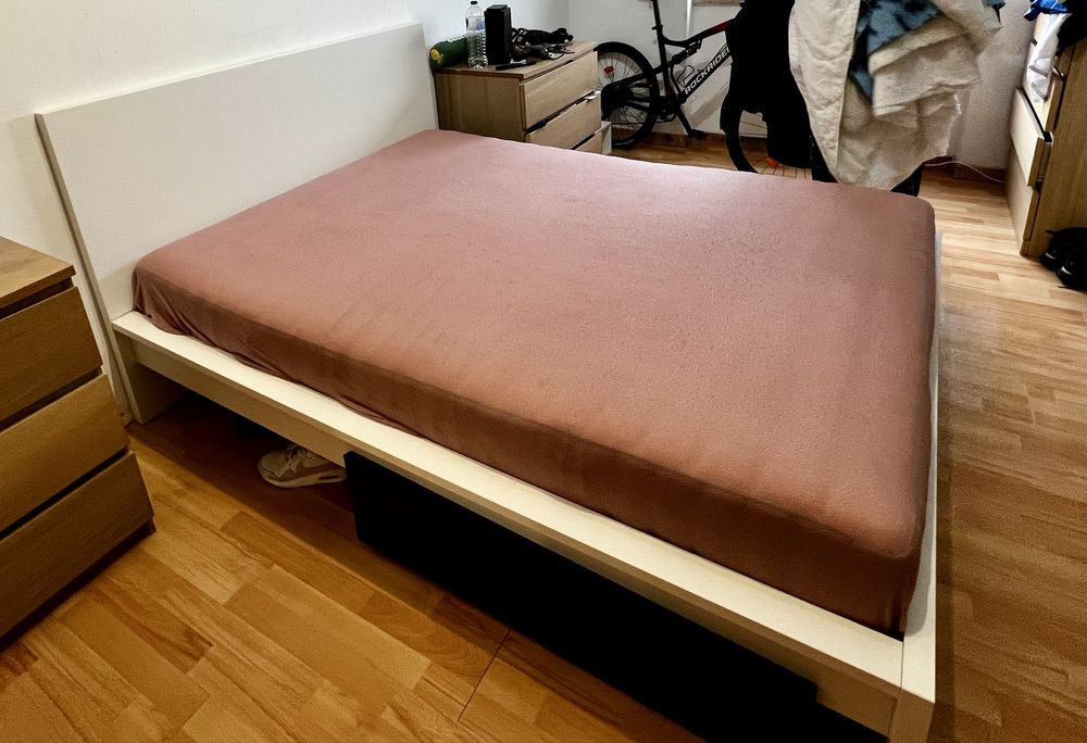 Cama malm com colchão e gavetas