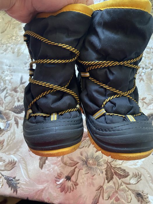 Продам зимние сапоги на мальчика