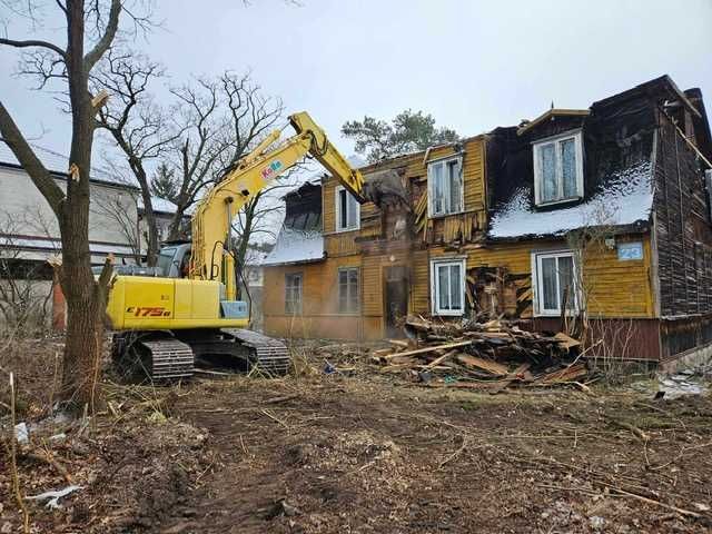 Rozbiórki budynków, kopanie stawów, wywóz i odbiór gruzu oraz kamieni
