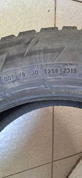 Автошини зимовi Pirelli Ice Zero  215/55 R17 98T