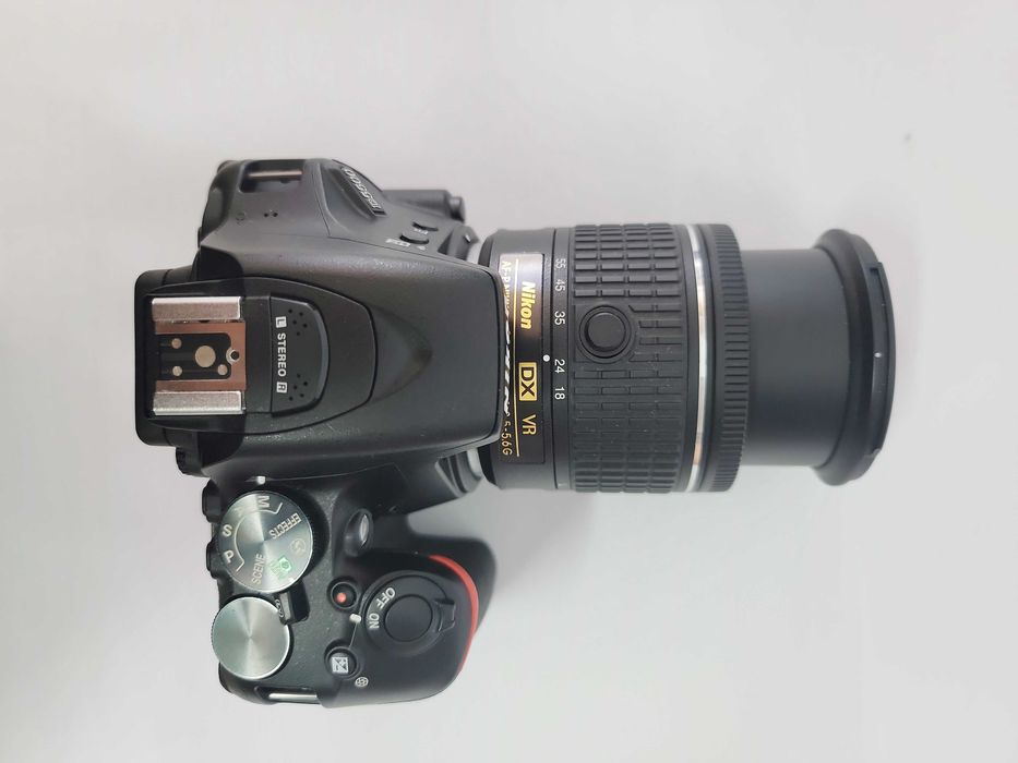 Câmara Nikon D5500 touch + lente 18-55