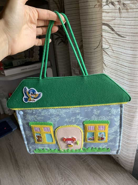 Ляльковий будинок із фетру розкладний