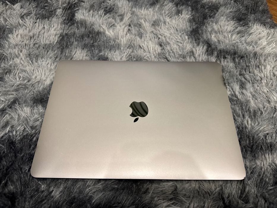 MacBook Pro 13″ (M2}, 24 GB RAM / 1 TB SSD Custom: 65 000 грн
