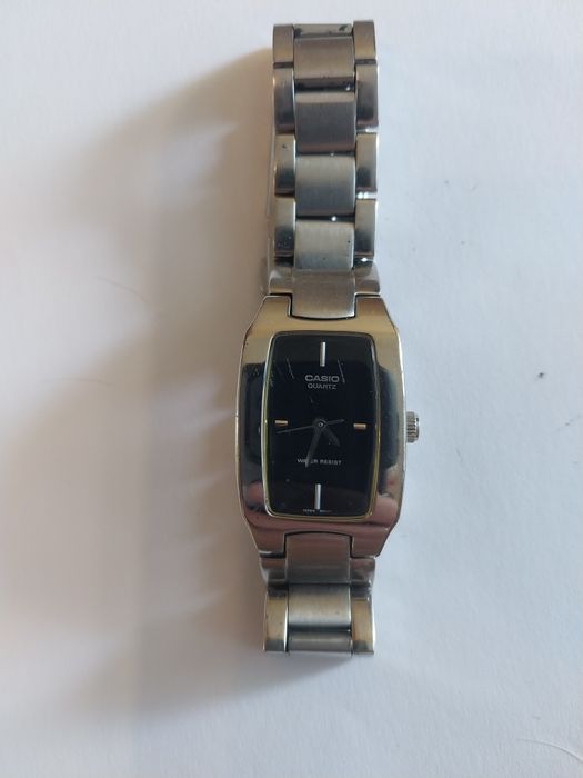 Продам женские  часы Casio