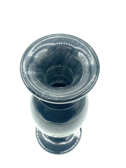 Jarra antiga em pedra marmore preto