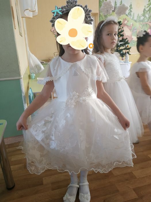 Святкова сукня для дівчинки