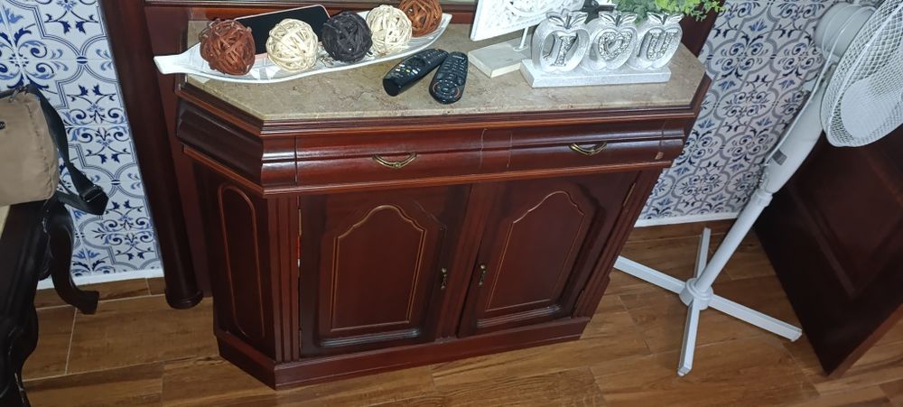 Sapateira com espelho