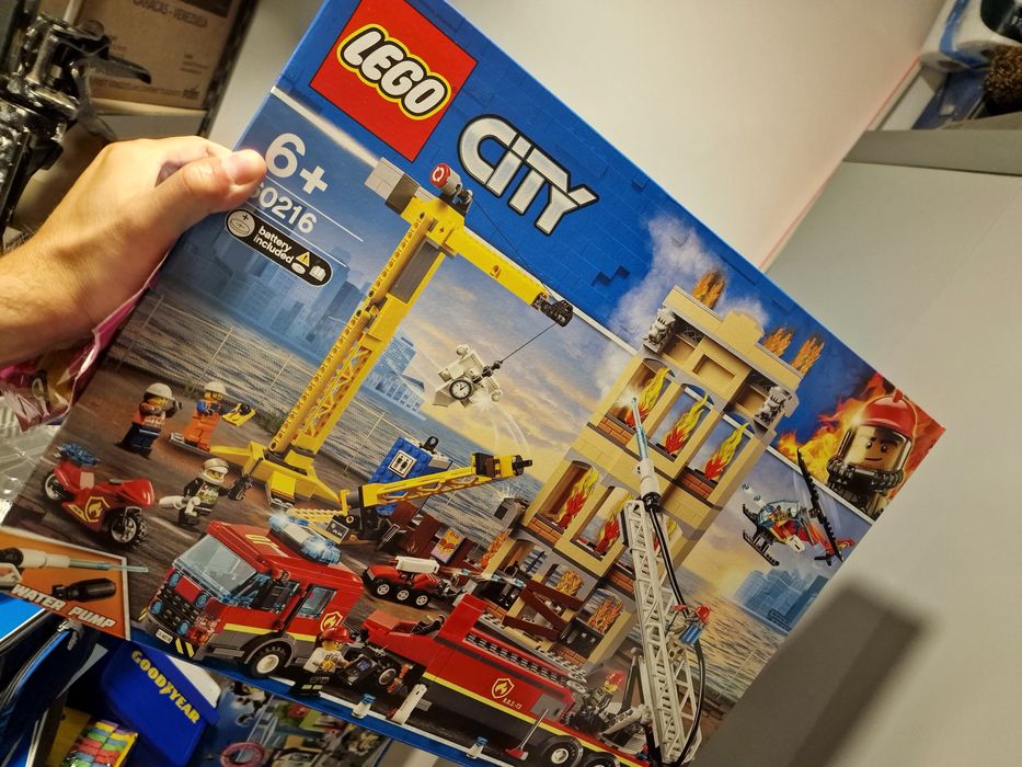 LEGO City: Fire Bombeiros Combatem o Fogo no Centro da Cidade 60216