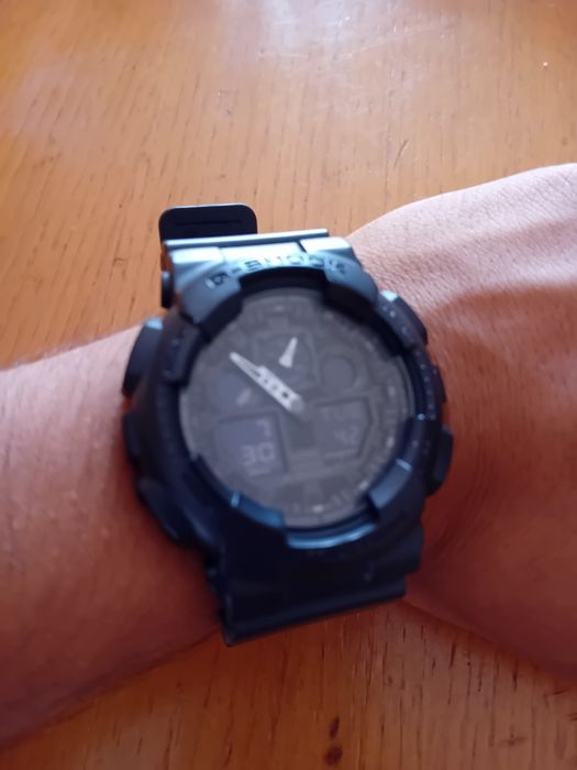 Relógio G - Shock GA-100 novo em bom estado