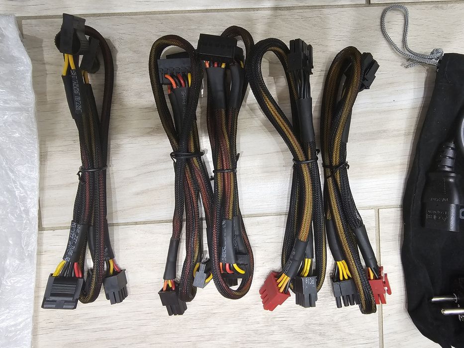 Блок живлення 1000w, CHIEFTEC GPS-1000C, 80 plus gold