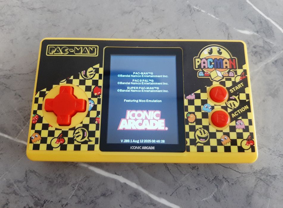 Retro game PAC MAN